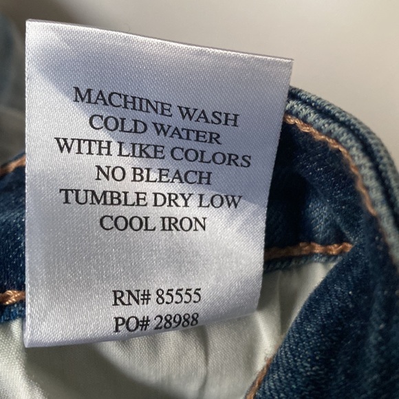 (A6) Studio Blue denim shorts, size 28, NWT - Picture 6 of 7